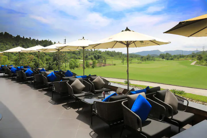 BaNaHills_OutdoorCouches_9640-720x480-1
