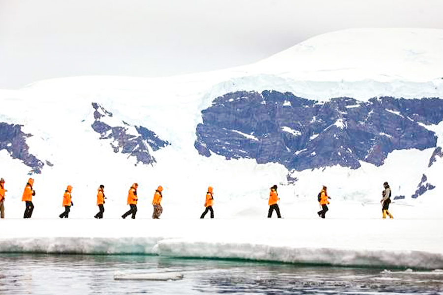 2024-0506 Antarctic Express Crossing the Circle-image-15