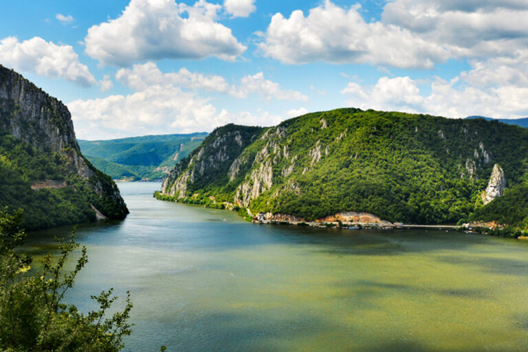 2024-0516 DISCOVERIES ON THE DANUBE-IMAGE