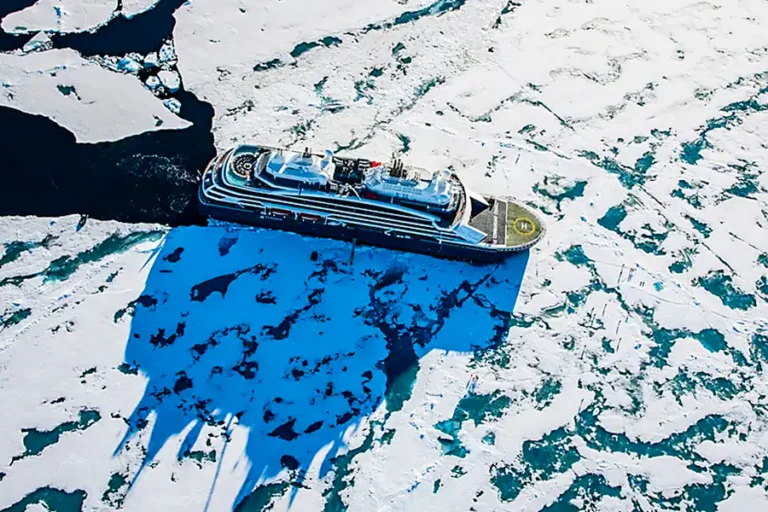 2024-0626 Transarctic, the quest for the two North Poles -IMAGE-1