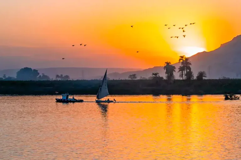 2025-0214-VILING-Total Eclipse on the Nile-image