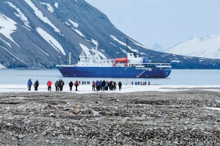 2025-0306 North Spitsbergen Basecamp - Free kayaking, Hiking, Photo Workshop, Cleaning the Shores-image-1