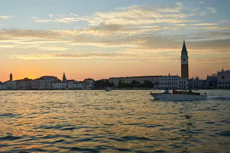 2025-0505-BELMOND-TRAINS-IMAGE-9x6-1