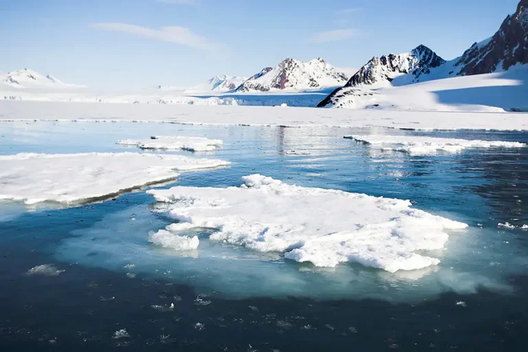 2025-0514-ponant-Total Solar Eclipse in The Far North-image-7