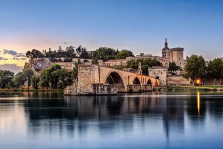 2025-0602-UNIWORD-Burgundy & Provence-IMAGE-4