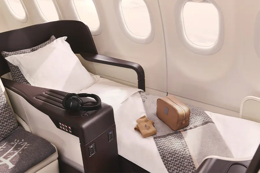 2025-0605-fourseasons-comprivatejet-image-900X600-08