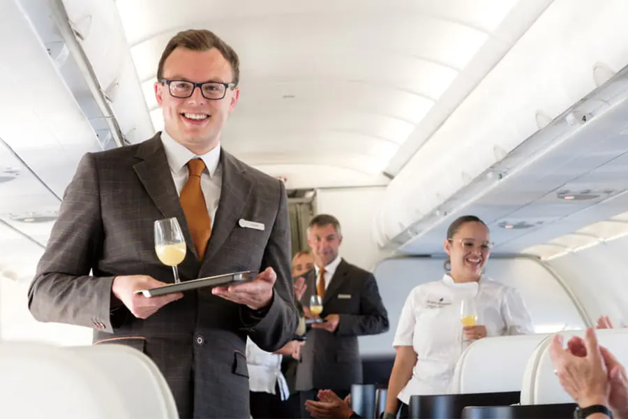 2025-0605-fourseasons-comprivatejet-image-900X600-11