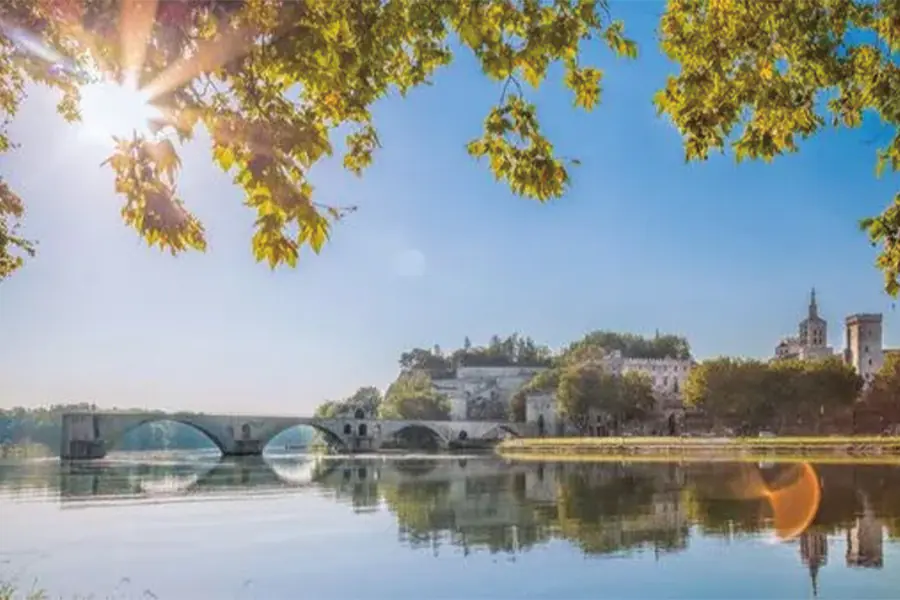 2025-0829-A-trip-to-admire-the-beautiful-scenery-of-the-Rhône-valley-(port-to-port-cruise)-image-1
