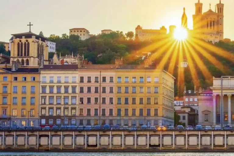 2025-0902Lyon-Vintage Chic and Gourmet Delights (port-to-port cruise) -image-5