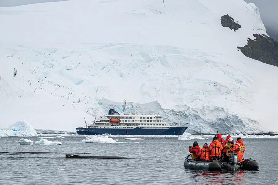 2025-1022-Zodiac Cruising & Shore Program-image-1