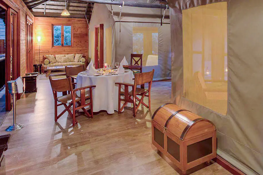 2025-1119 Mara Sopa Lodge-image