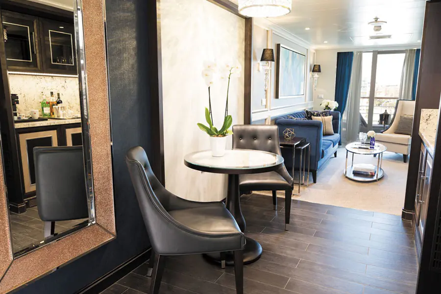 2025-1211-Explorer-PenthouseASuite-image-1