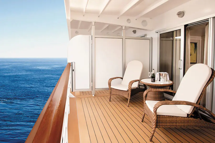 2025-1211-Explorer-PenthouseASuite-image-2