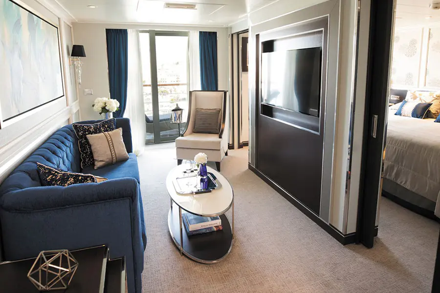 2025-1211-Explorer-PenthouseASuite-image-2