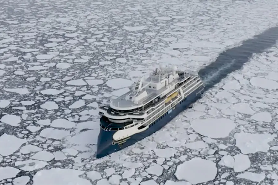 2025-1223 Lindblad Expeditions- NationalGeographicEndurance-image-8