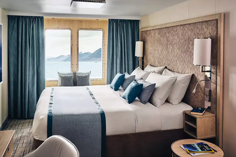 2025-1223 Lindblad Expeditions- NationalGeographicResolution-image-09