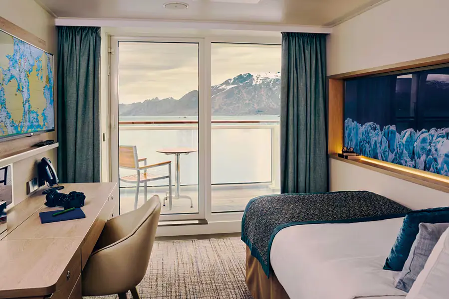 2025-1223 Lindblad Expeditions- NationalGeographicResolution-image-11