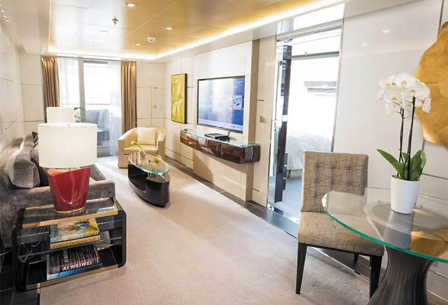 20258-1211-Explorer-SevenSeasSuite-image-2