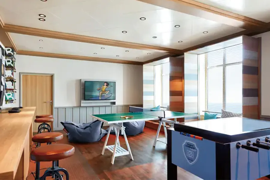 2026-0102-Europa2-Family-image-1