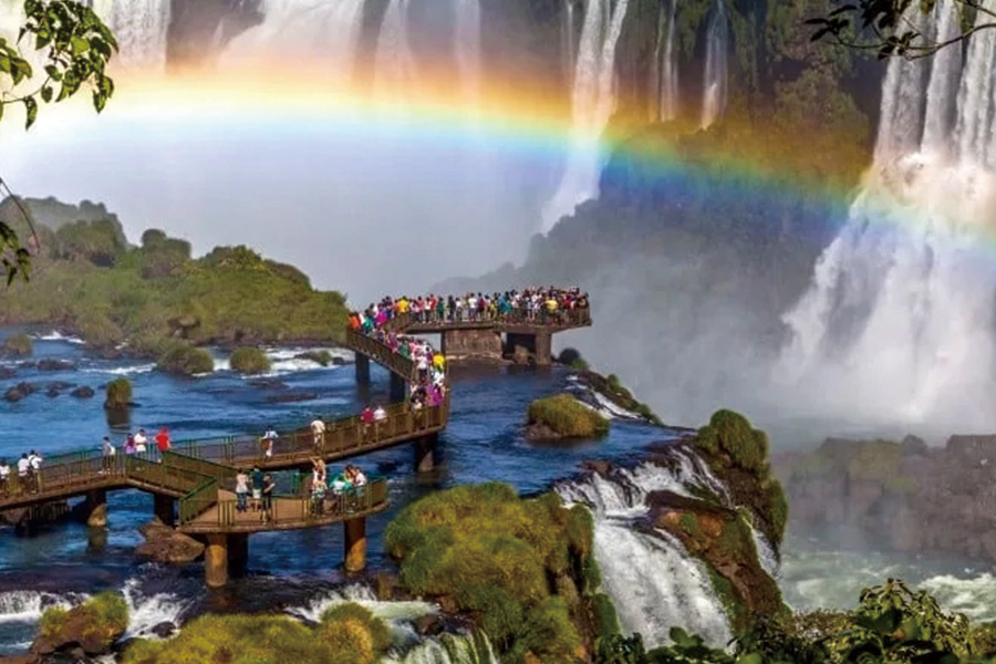 2026-0112 HX Expeditions-Highlights of Antarctica-image-02