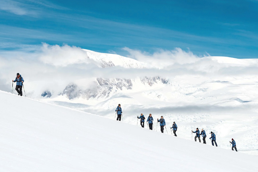 2026-0112 HX Expeditions-Highlights of Antarctica-image-22