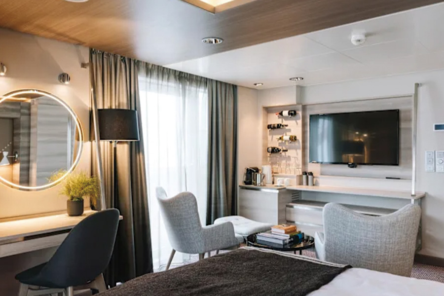 2026-0112 HX Expeditions-MC Corner Suite-image-1