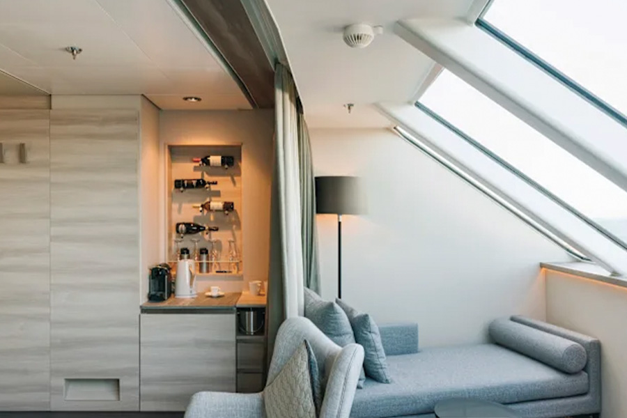 2026-0112 HX Expeditions-MF Corner suite-image-1