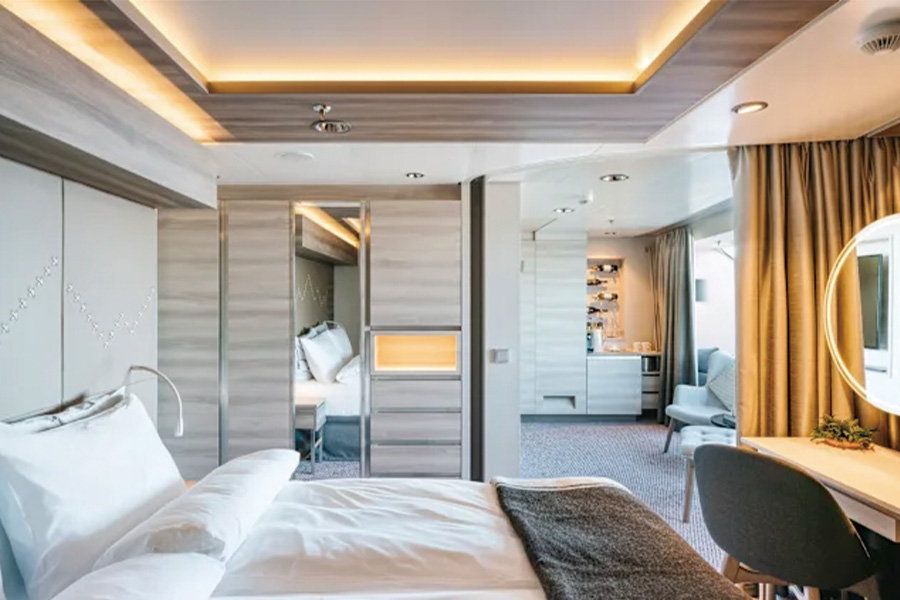 2026-0112 HX Expeditions-MF Corner suite-image-3