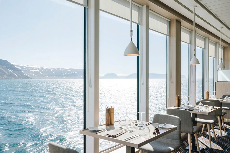 2026-0112 HX Expeditions-MS Fridtjof Nansen-Restaurant-image-3