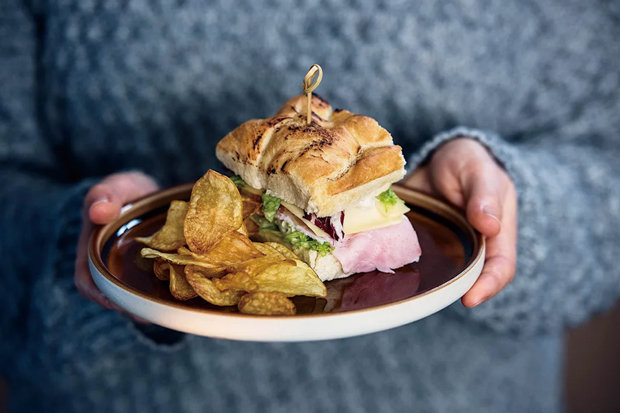 2026-0112 HX Expeditions-MS Fridtjof Nansen-Restaurant-image-5