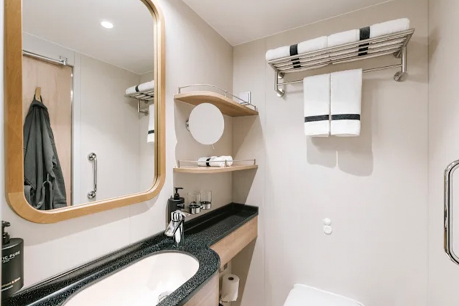 2026-0112 HX Expeditions-RR Outside cabin-image-1