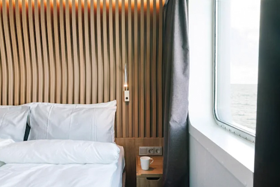 2026-0112 HX Expeditions-TY Wheelchair-accessible outside cabin-image-1