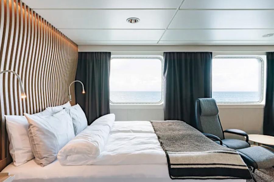 2026-0112 HX Expeditions-TY Wheelchair-accessible outside cabin-image-3