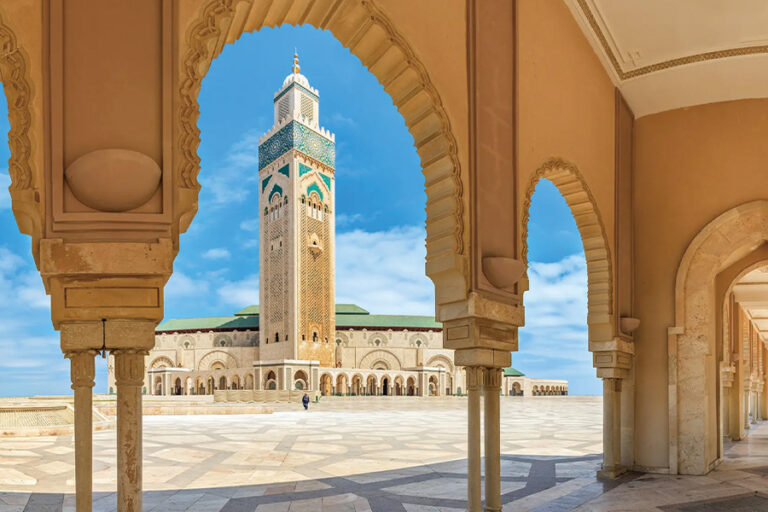 赫伯羅德郵輪 | 高爾夫行程 | 歐洲 | 熱鬧的市集與迷人的大西洋島嶼Lively bazaars and charming islands of the Atlantic /2026年11月