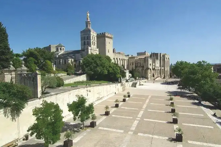 2026-0316-From Burgundy to the Camargue along the Saône and the Rhône Rivers (port-to-port cruise)-image-1