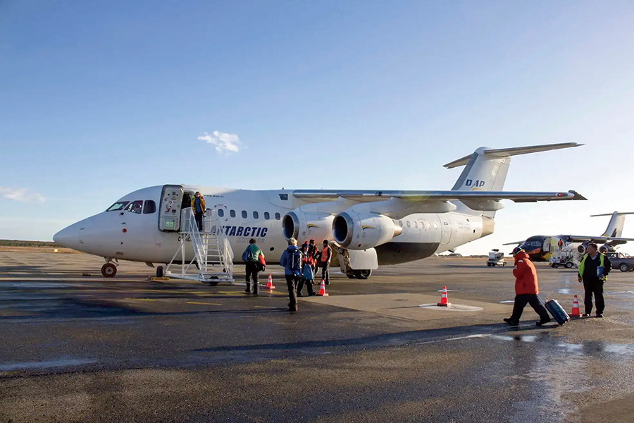 2026-0505-Antarctica 21-Aircraft-image-5