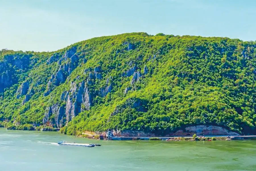2026-0511-From the Black Sea to the Blue Danube (port-to-port cruise)-image