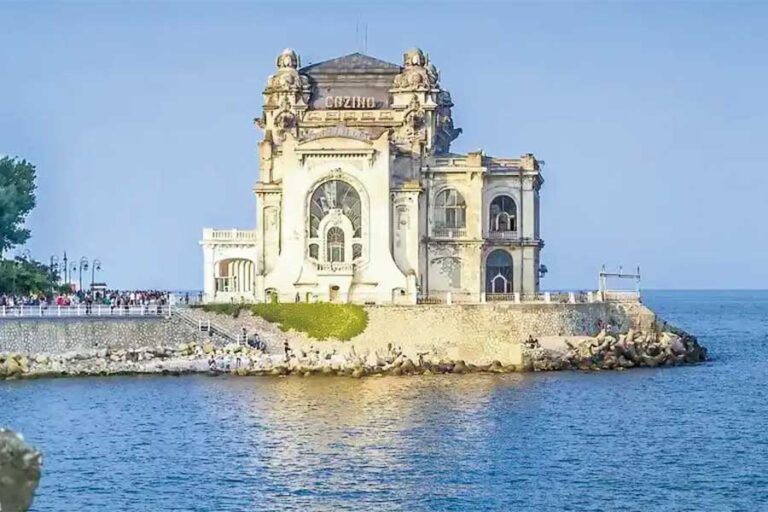 泛歐 | 多瑙河 | 多瑙河之濱 布達佩斯與巴爾幹半島(港到港航程)Along the river Danube, Budapest and the Balkan peninsula (port-to-port cruise) / 2026年6月