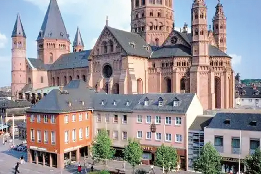 2026-0512-Trans-European cruise from Strasbourg to Budapest (port-to-port cruise)-image-03