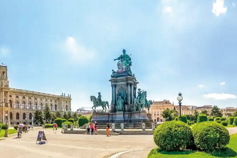 2026-0513-Capital Cities Along the Danube (port-to-port cruise)-image-3