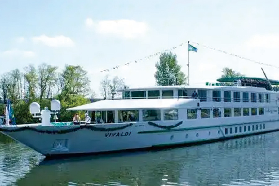 2026-0513-Taking in 3 countries_ The Danube and its traditions (port-to-port cruise)-image-1