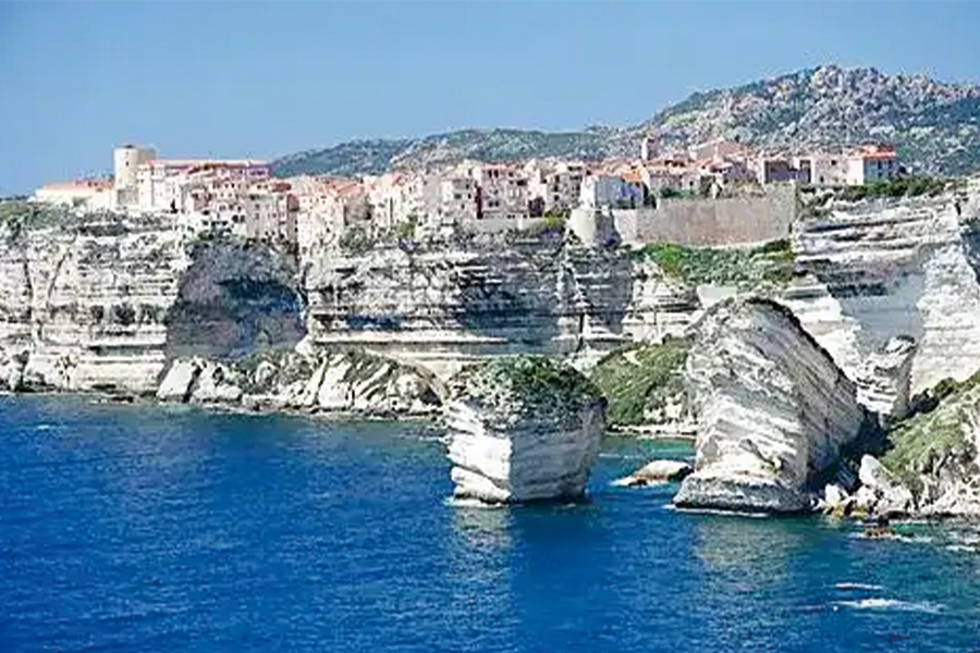 2026-0702-ponant-Southern France and the Italian Riviera by Sea-image-04