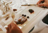 trs-din-restaurant-car-food01